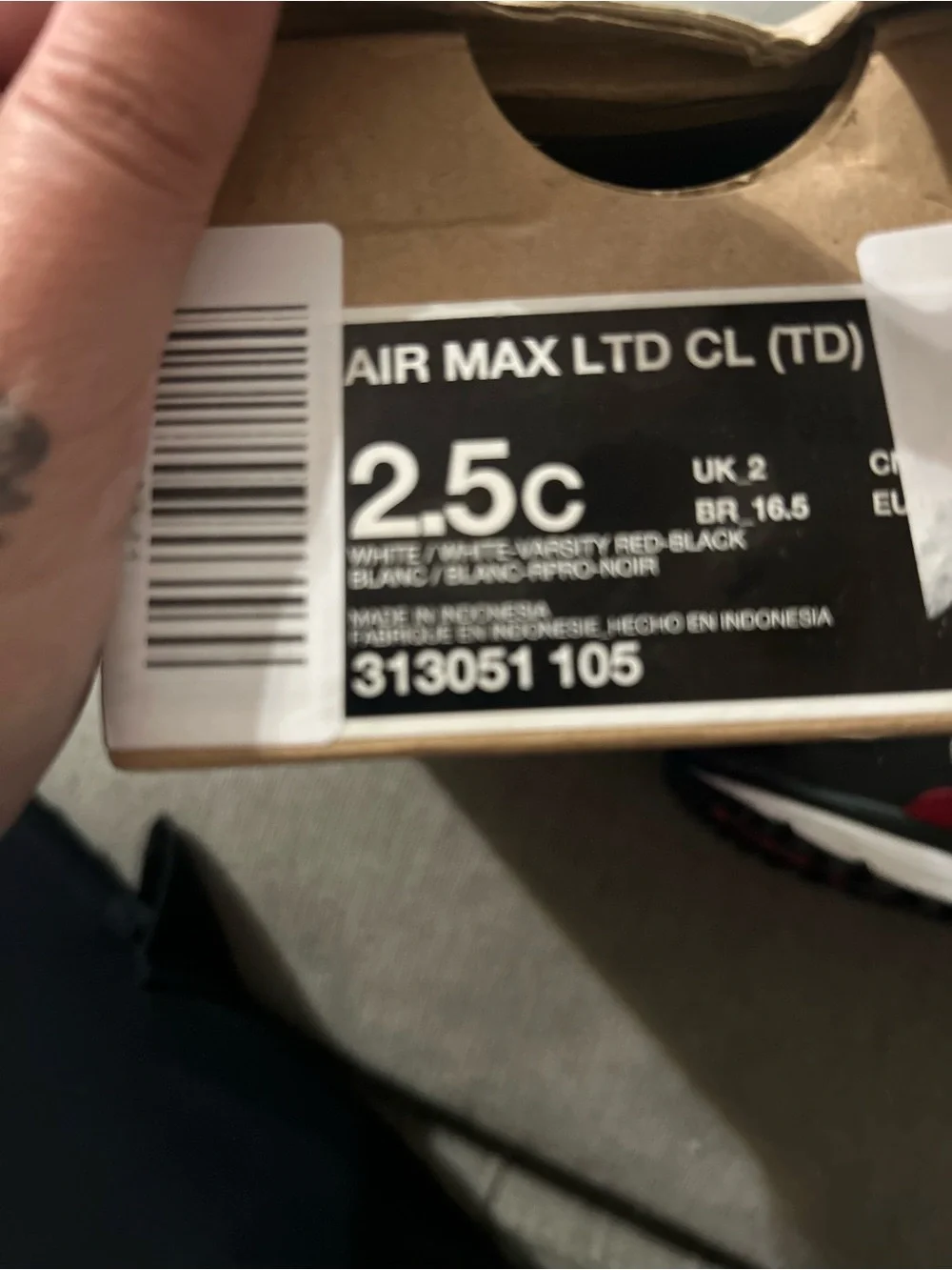 Nike Kids Sneakers in White, Black and Red